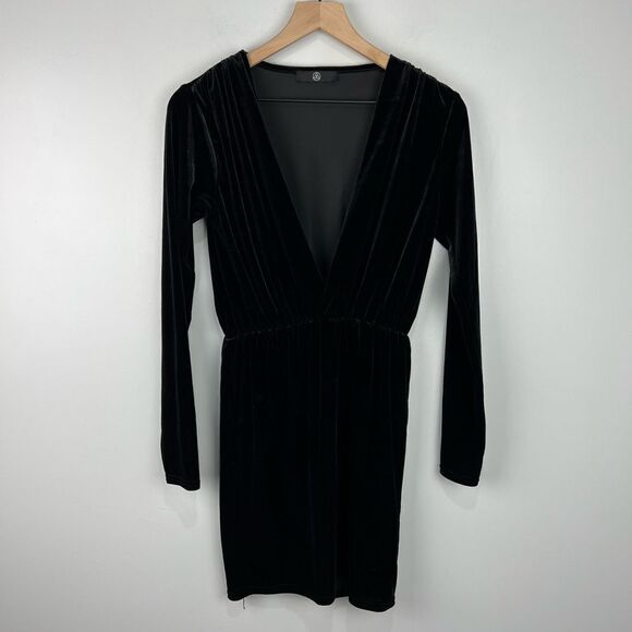 Missguided Black Velvet Deep V Neck Dress 6 NWT - Picture 1 of 6